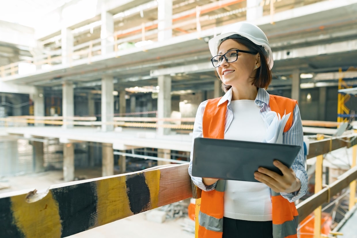 Personas disfrazadas de profesionistas para bolsa de trabajo